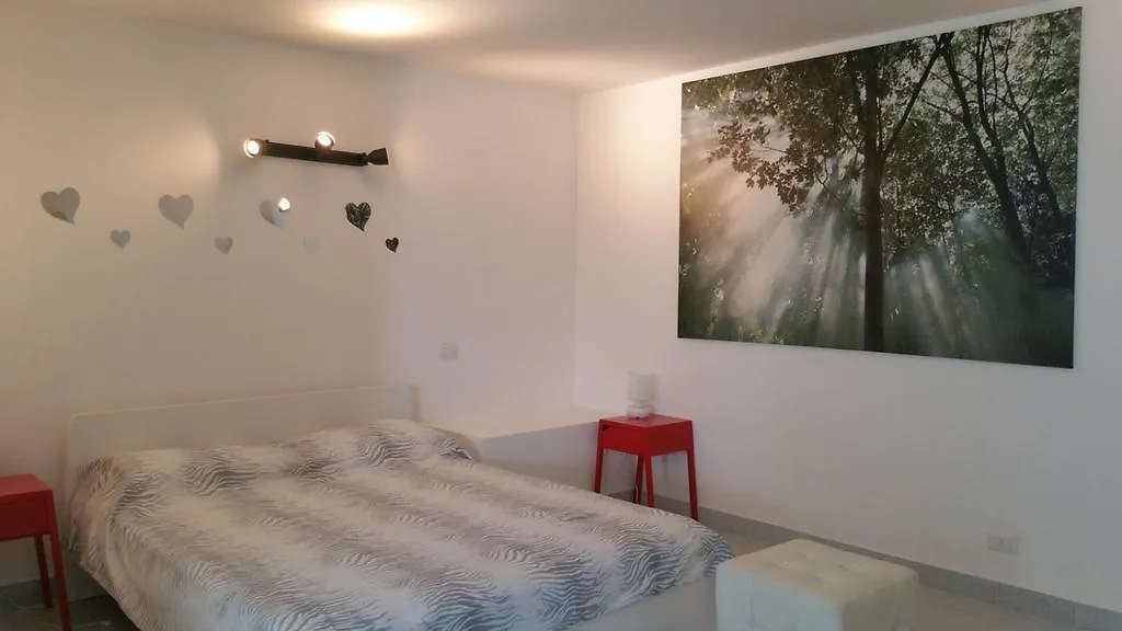 Viva La Vida Apartment Gandosso 0*,